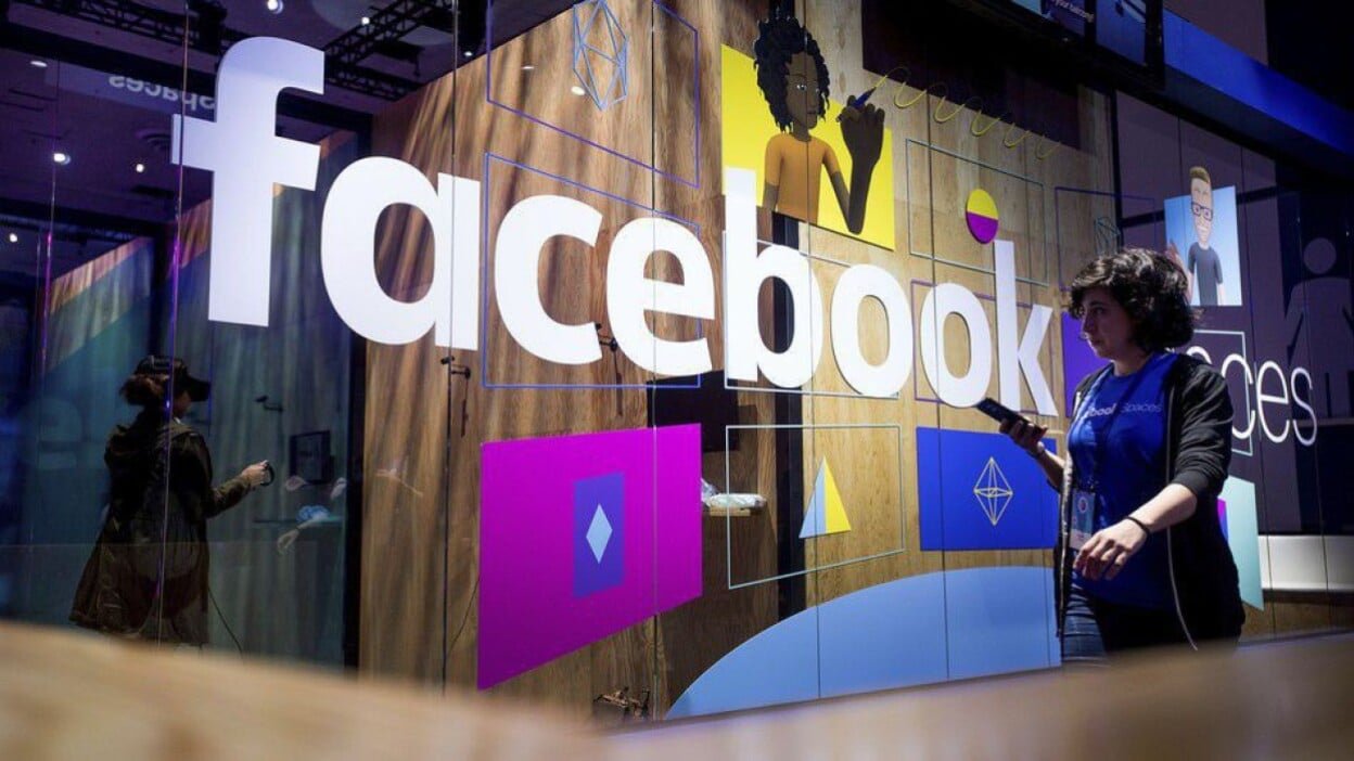 Senators demand Mark Zuckerberg testify on Cambridge Analytica scandal