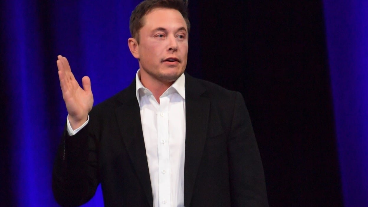 Elon Musk warns that AI could become an